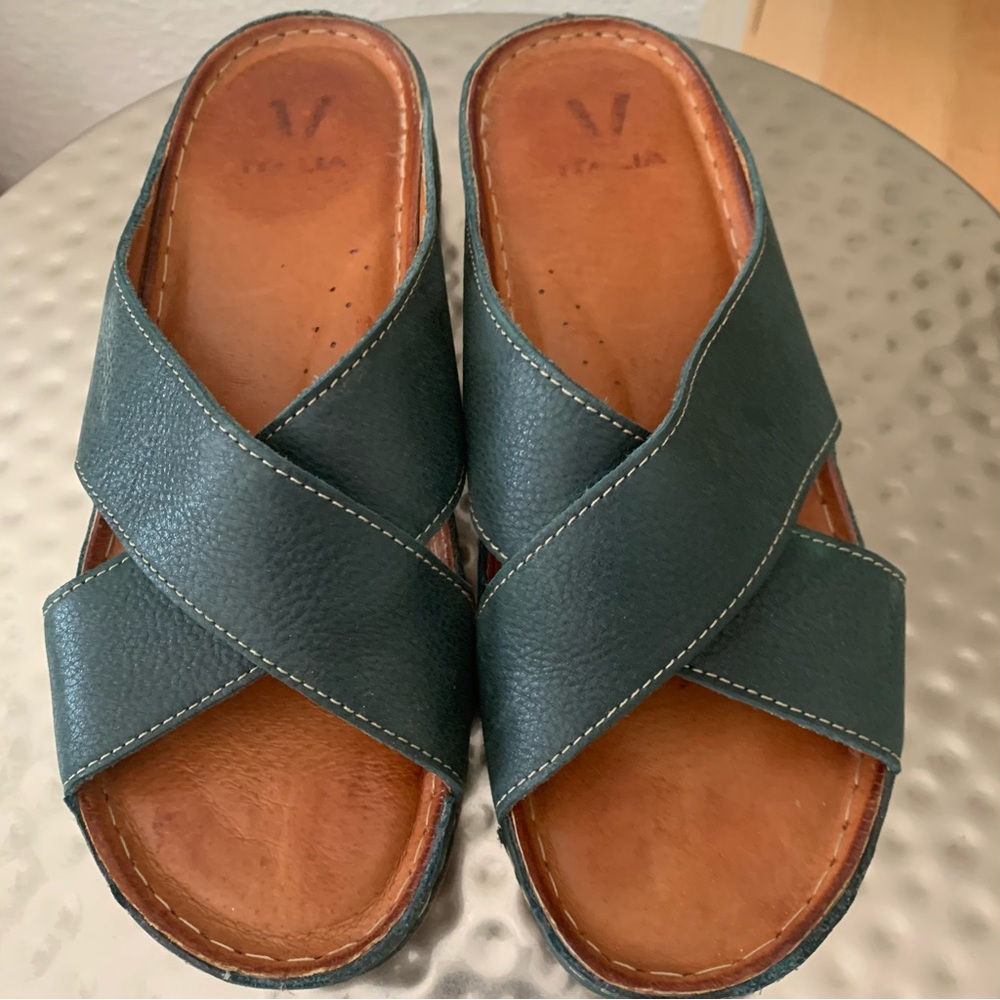 V-Italia Genevieve slip on sandal in a Soft Nappa leather upper and lining.